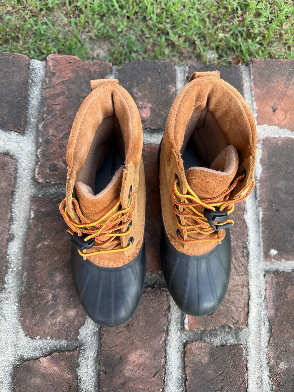 Sorel Tan and Black Lace-Up Duck Boots size 7 - Picture 3 of 11